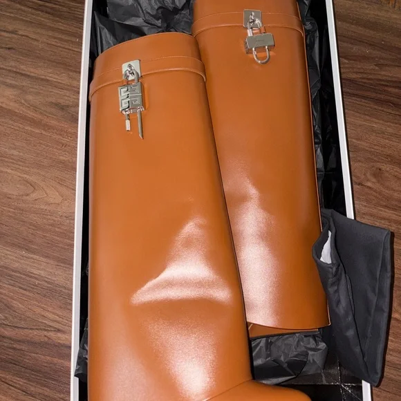 ICONIC Givenchy Shark Lock Boots Tan Leather Size 39 Discontinued Worn Once - Picture 7 of 13